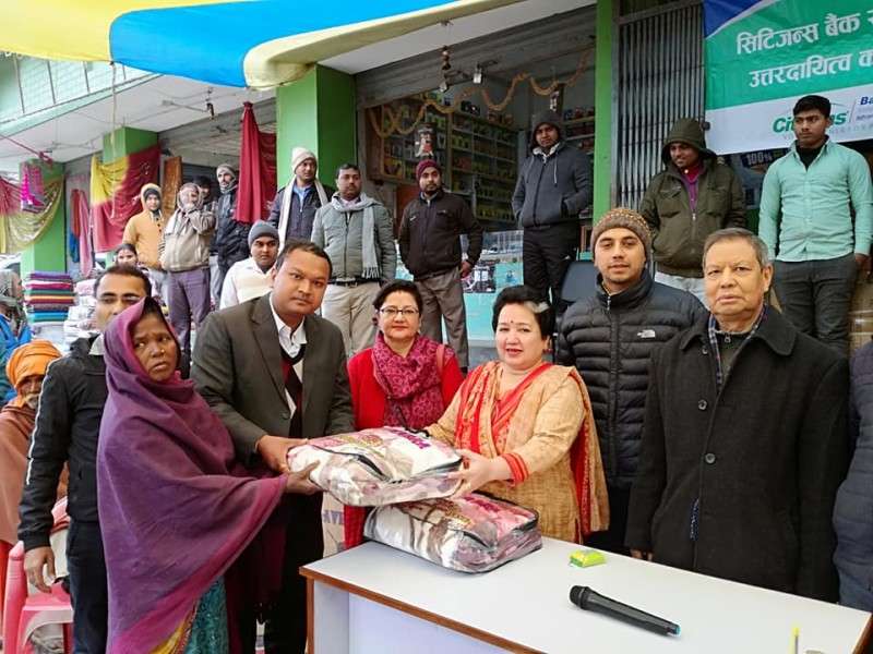 Citizens Bank Distributes Warm Clothes