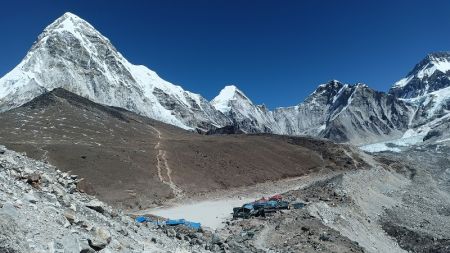Govt makes it Mandatory for Climbers to Use Trackers and Poo Bags while Climbing Everest