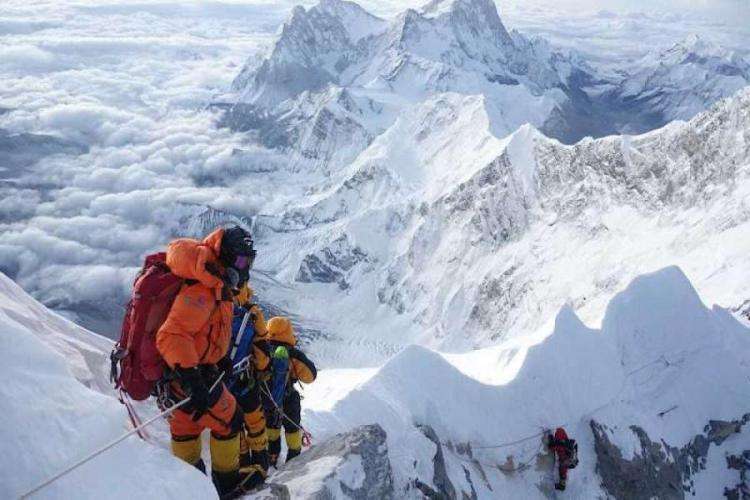 Government Collects Rs 23 Million Royalty from Autumn Climbing Permits   