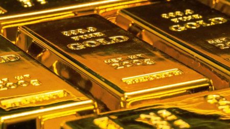 Gold Price Hits All-Time High of Rs 105,500 per Tola   