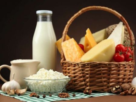 Market Reeling under Shortage of Milk