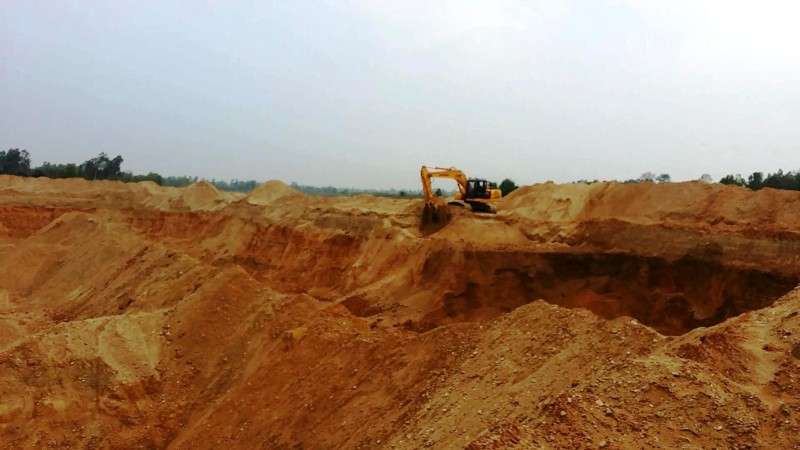 Illegal excavation of sand and aggregates taking place in the Chure range in Dhanusha district in this photo. Locals have accused the elected people's representatives of colluding with contractors in the illegal business. Photo: Raj Kamal Singh/NBA