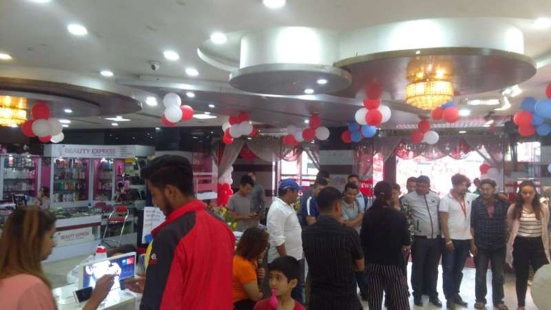 Consumers flock to KL Tower in Chabahil during the Big Sale Carnival underway from August 10 to September 8. Photo Courtesy: KL Tower